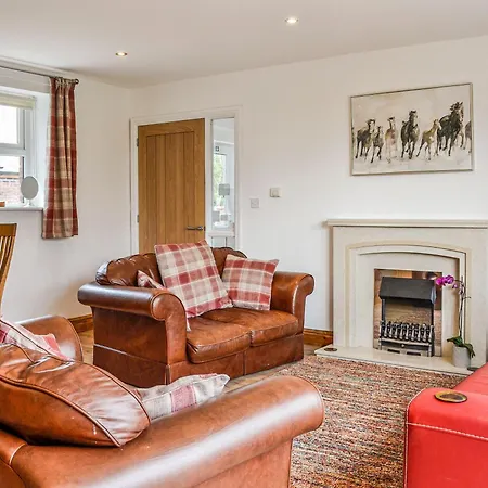 Mount Farm - The Stable Harker